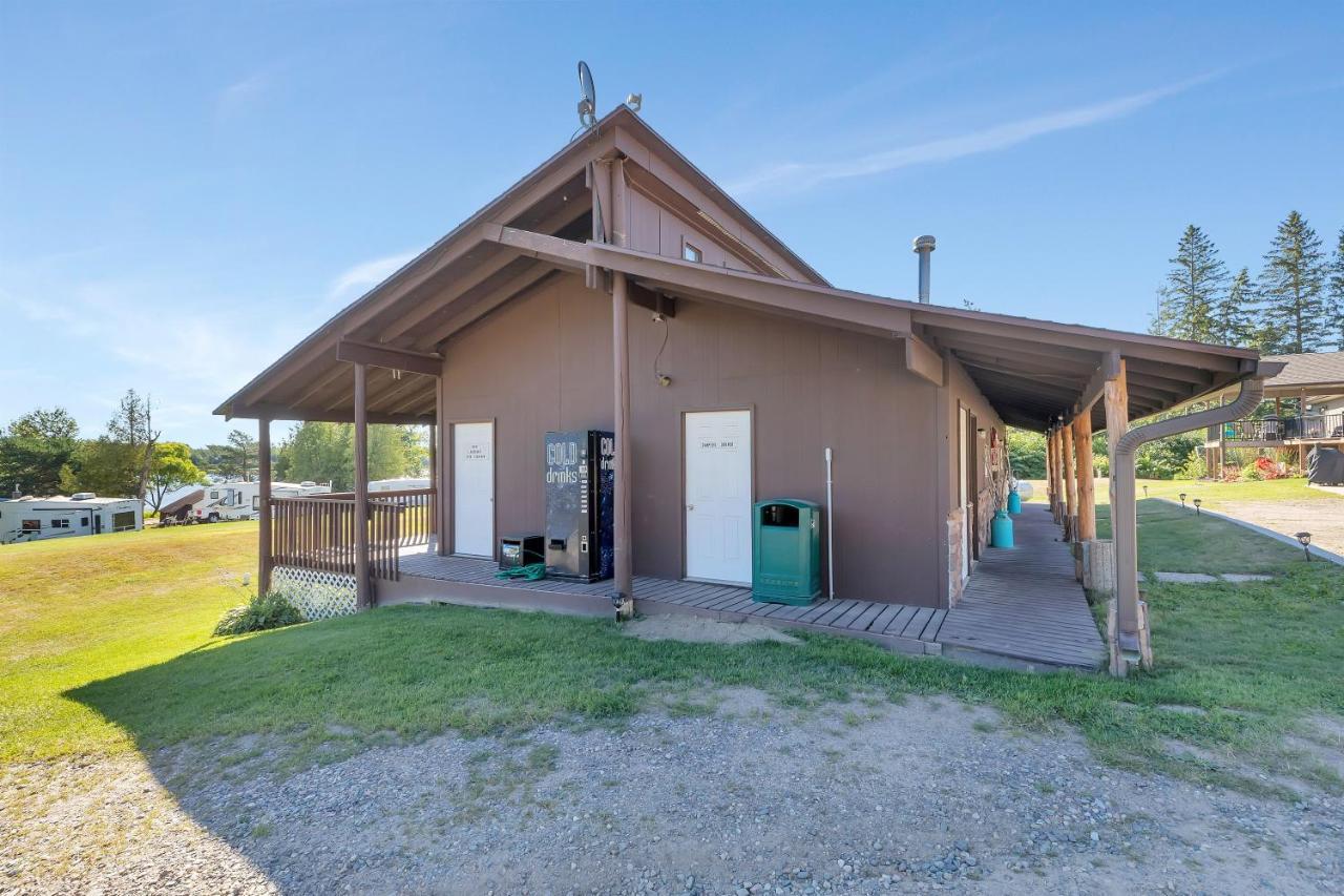 Blue Moon Resort & Motel Hill City Exterior foto
